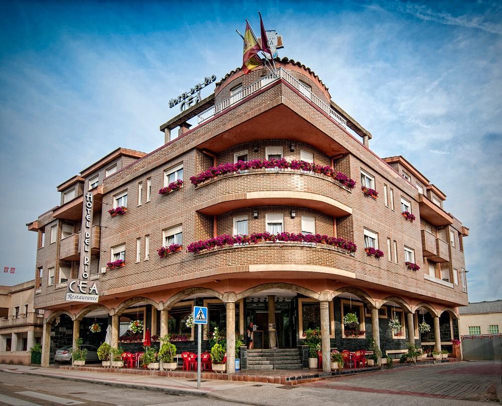 Río Cea Hotel